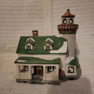 Dickens Keepsake Lighted House